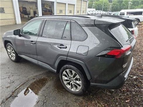 Used 2021 Toyota RAV4 XLE Premium AWD/4WD image 12