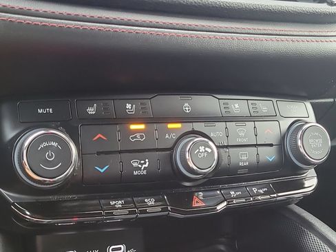 Used 2022 Dodge Durango R/T RWD image 31