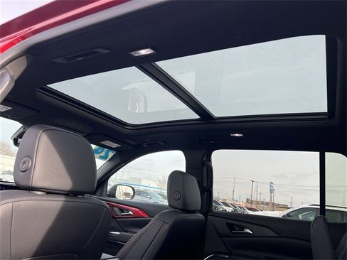 Certified 2024 Chevrolet Traverse RS image 16