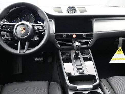 New 2026 Porsche Macan AWD/4WD image 8