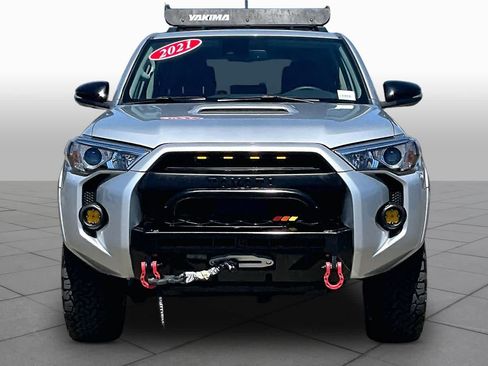 Used 2021 Toyota 4Runner Venture w/ Moonroof Package AWD/4WD image 3