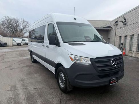 Used 2025 Mercedes-Benz Sprinter 2500 image 5