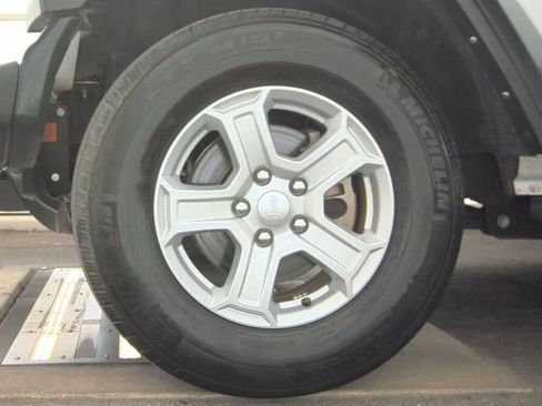 Used 2021 Jeep Wrangler Unlimited Sport image 9