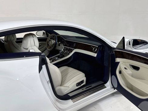 Used 2022 Bentley Continental GT AWD/4WD image 27