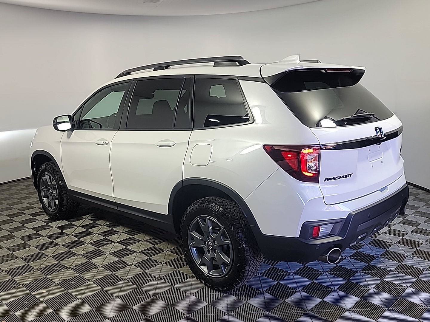 Certified 2025 Honda Passport TrailSport image 10