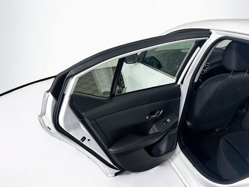 Used 2023 Nissan Sentra SV w/ Trunk Package image 24