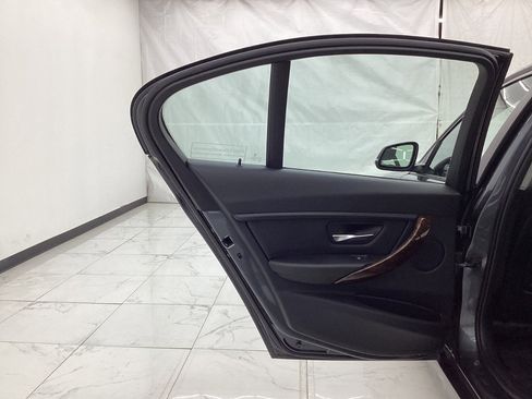 Used 2014 BMW 320i xDrive Sedan image 26