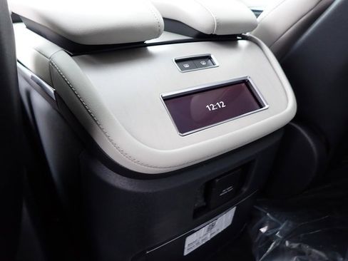 New 2025 Lincoln Navigator Reserve image 24