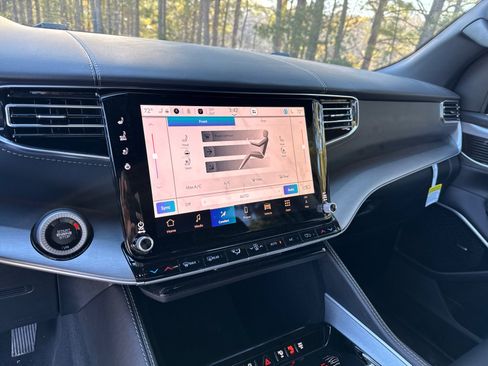 New 2026 Jeep Grand Wagoneer L Limited image 28