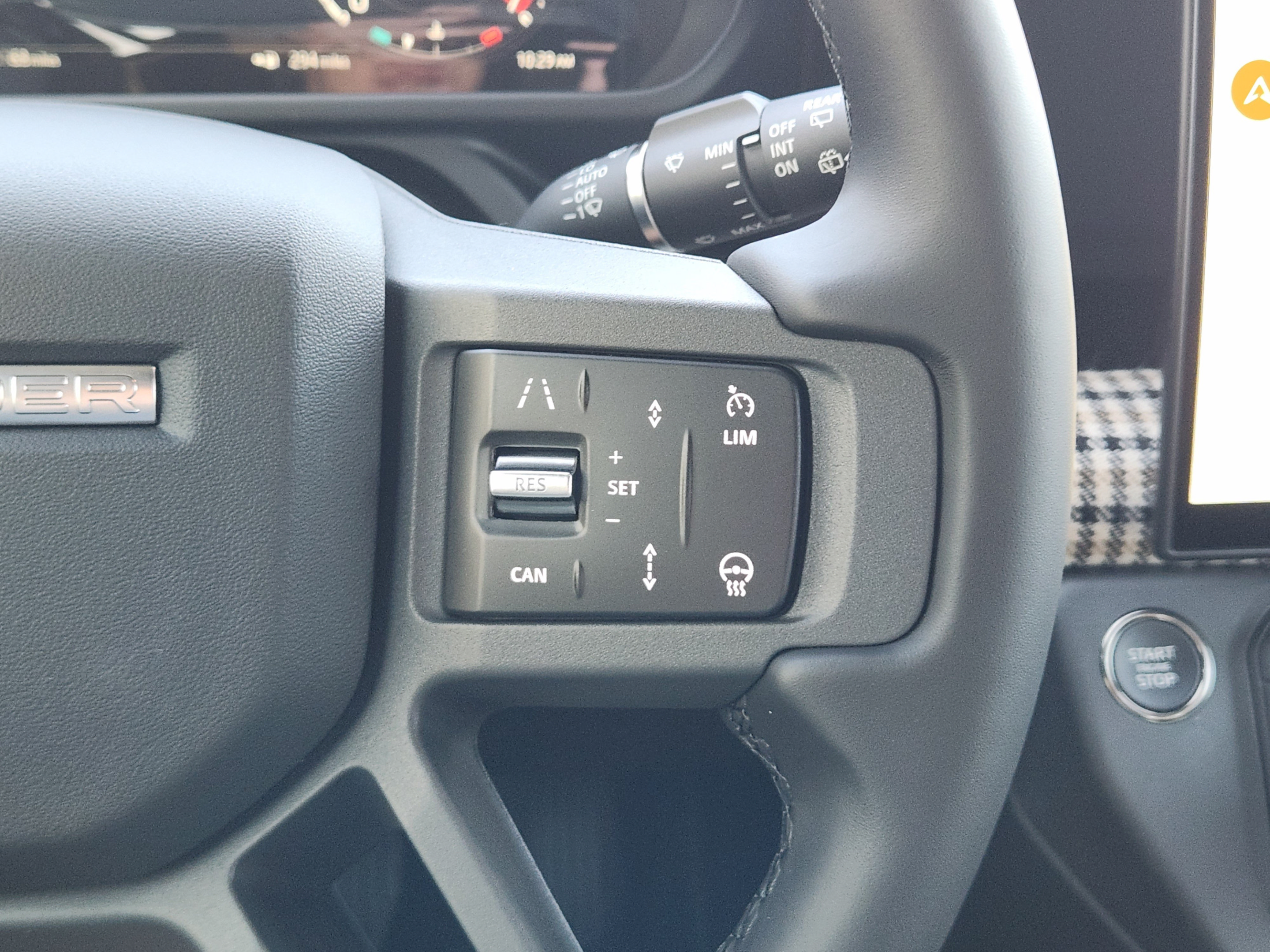 New 2026 Land Rover Defender 110 X-Dynamic SE AWD/4WD image 24