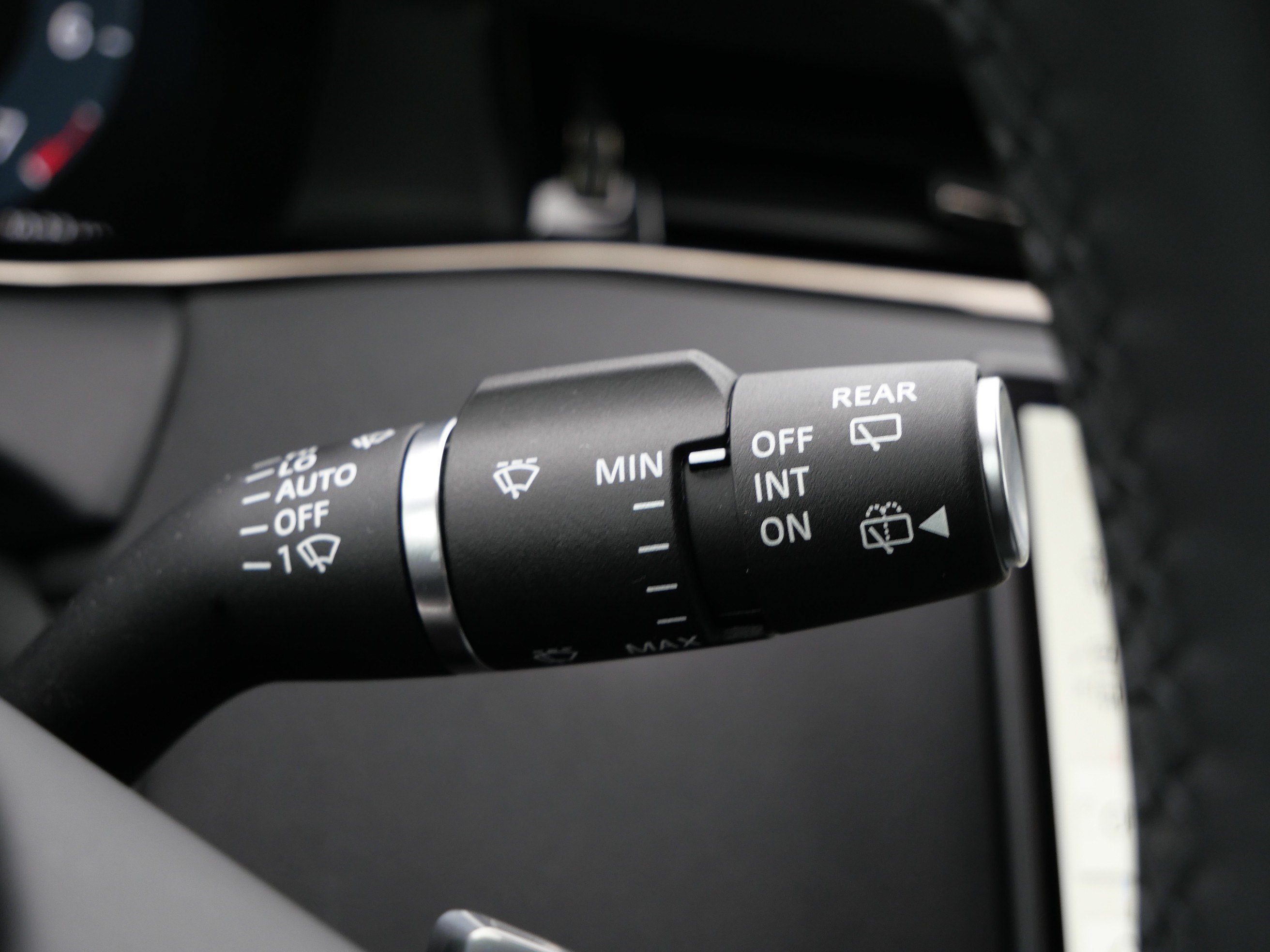 Used 2025 Land Rover Range Rover Evoque S AWD/4WD image 24