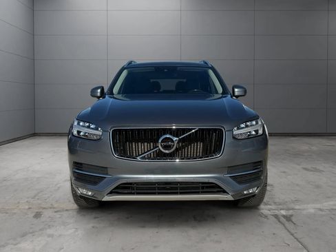 Used 2019 Volvo XC90 T5 Momentum w/ Multimedia Package AWD/4WD image 2