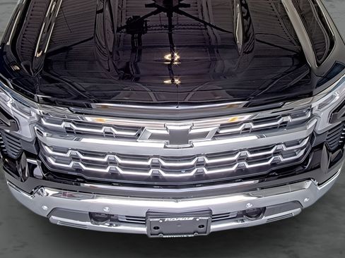 Certified 2025 Chevrolet Silverado 1500 LTZ w/ LTZ Premium Package AWD/4WD image 18