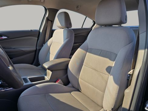 Used 2017 Chevrolet Cruze LS FWD image 19