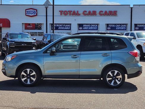 Used 2017 Subaru Forester 2.5i Premium image 3