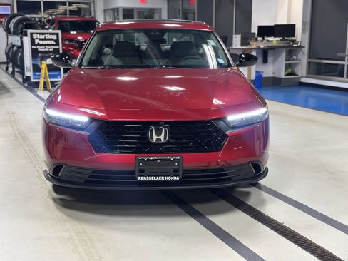 New 2025 Honda Accord SE image 2