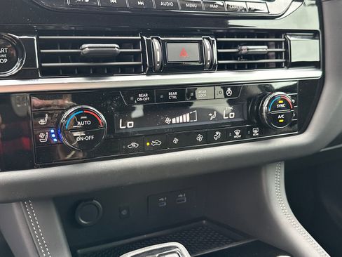 New 2025 Nissan Pathfinder Platinum image 34