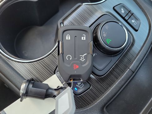 Used 2023 GMC Acadia SLT w/ Elevation Edition FWD image 30