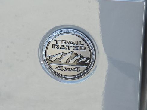 Used 2022 Jeep Gladiator Overland image 31