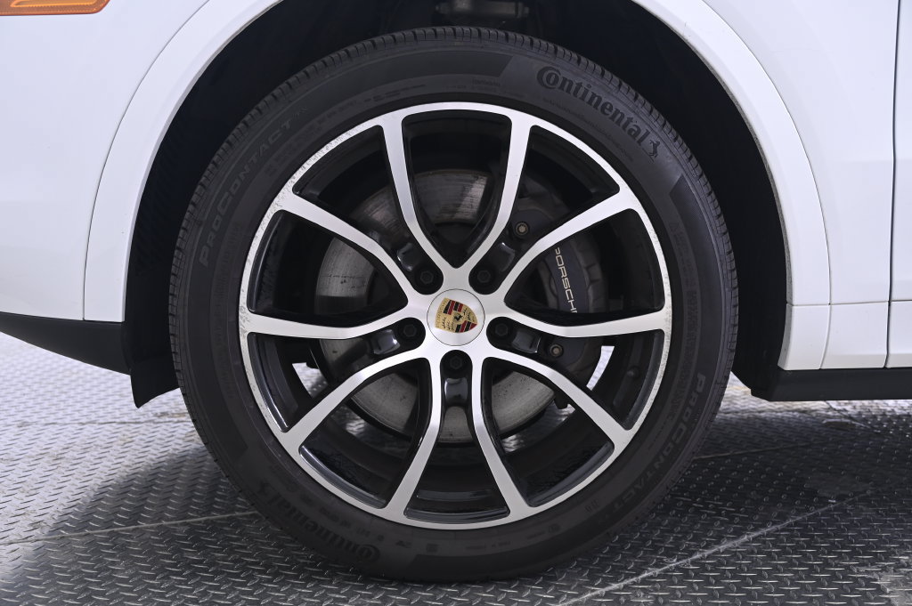Used 2023 Porsche Cayenne Platinum Edition AWD/4WD image 11