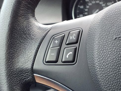 Used 2009 BMW 335i Convertible image 22