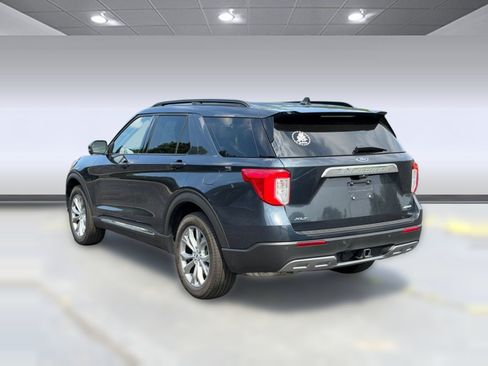 Used 2023 Ford Explorer XLT w/ Equipment Group 202A AWD/4WD image 3