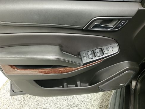 Used 2018 GMC Yukon SLE w/ HD Trailering Package AWD/4WD image 19