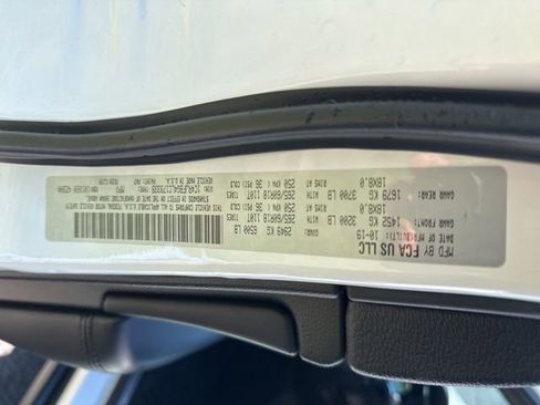 Used 2020 Jeep Grand Cherokee Limited w/ Premium Lighting Group AWD/4WD image 45