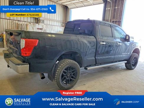 Used 2017 Nissan Titan SV image 4