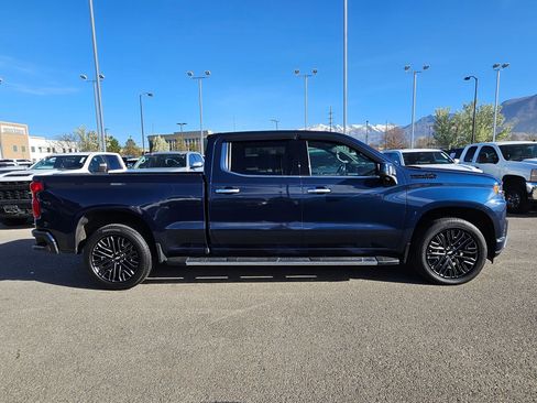 Used 2022 Chevrolet Silverado 1500 High Country w/ Technology Package image 2