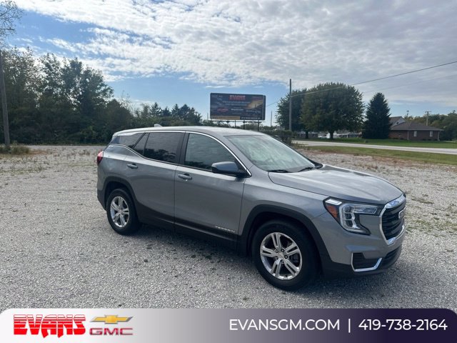 Used 2024 GMC Terrain SLE FWD image 1