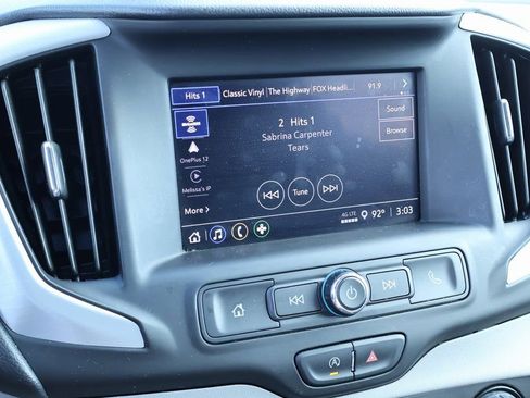 Used 2024 GMC Terrain SLE image 3