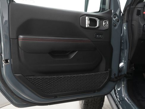 Used 2024 Jeep Wrangler Unlimited Rubicon image 19