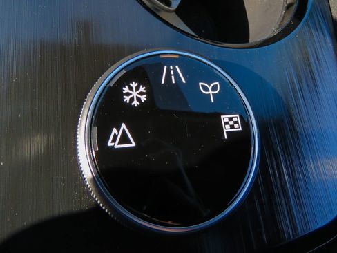 Certified 2023 Nissan Rogue SV w/ SV Premium B Package image 16