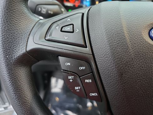 Used 2022 Ford Edge SE w/ Black Appearance Package AWD/4WD image 16
