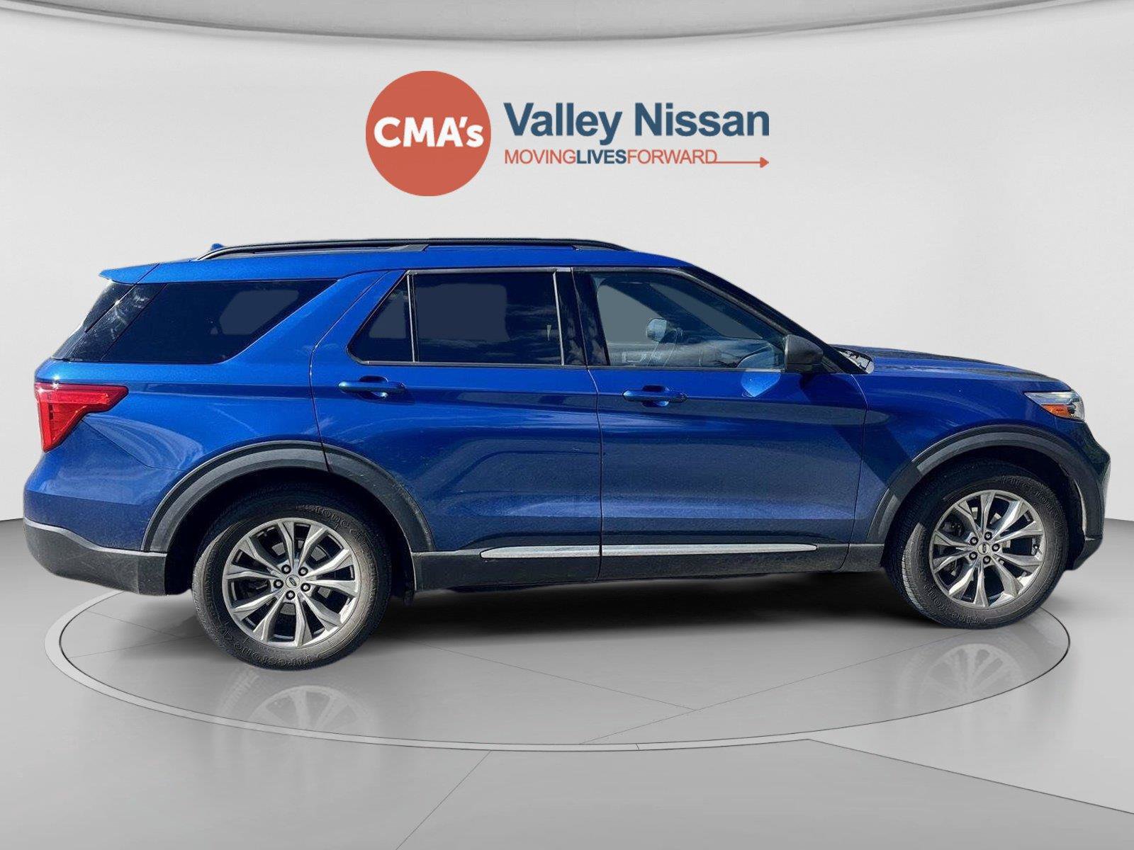 Used 2020 Ford Explorer XLT w/ Equipment Group 202A AWD/4WD image 6