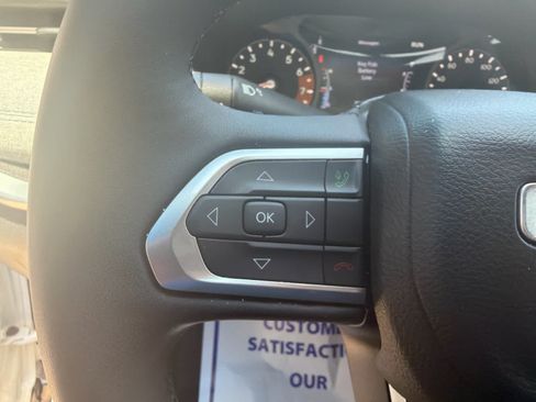 Used 2023 Jeep Compass Latitude AWD/4WD image 16