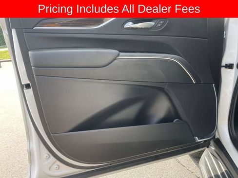 Used 2022 Cadillac Escalade Premium Luxury AWD/4WD image 22