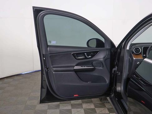 Used 2025 Mercedes-Benz GLC 350e 4MATIC image 21