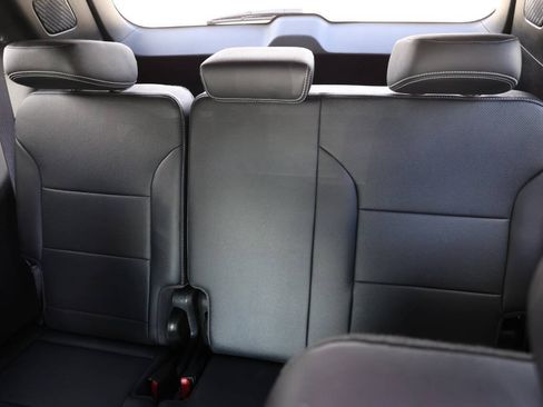 Used 2025 Chevrolet Traverse LT w/ Driver Confidence Package AWD/4WD image 17