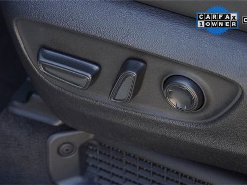 Used 2025 Toyota Sienna XSE w/ XSE Premium Package image 23