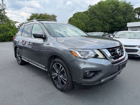 Used 2017 Nissan Pathfinder Platinum w/ Cargo Package AWD/4WD image 3