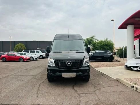 Used 2014 Mercedes-Benz Sprinter 2500 image 2