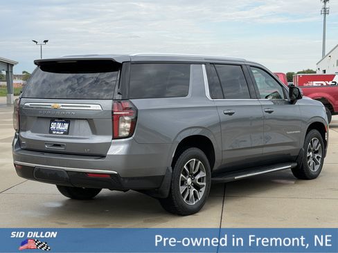Certified 2021 Chevrolet Suburban LT w/ Luxury Package AWD/4WD image 4