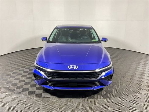 Used 2024 Hyundai Elantra Limited image 6