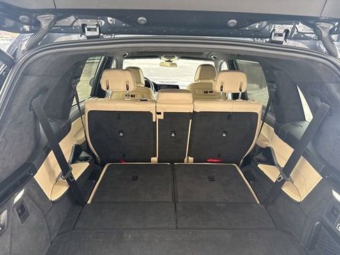 Used 2022 BMW X7 xDrive40i w/ Executive Package image 9