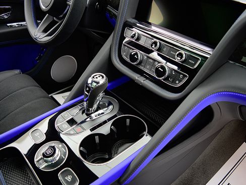 New 2025 Bentley Bentayga image 29