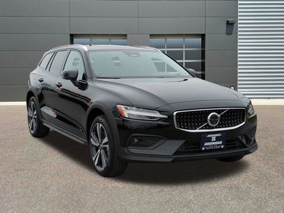 New 2026 Volvo V60 B5 Cross Country Plus w/ Protection Package Premier