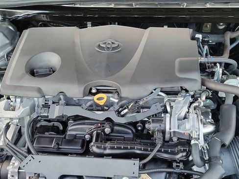 Used 2019 Toyota Camry LE image 27