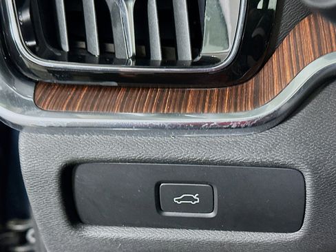 Used 2024 Volvo S60 B5 Plus image 17